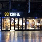 Lucratori comerciali, casieri cafenea